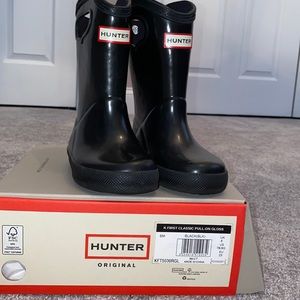 Hunter rain boots size 7 toddlers in great shape